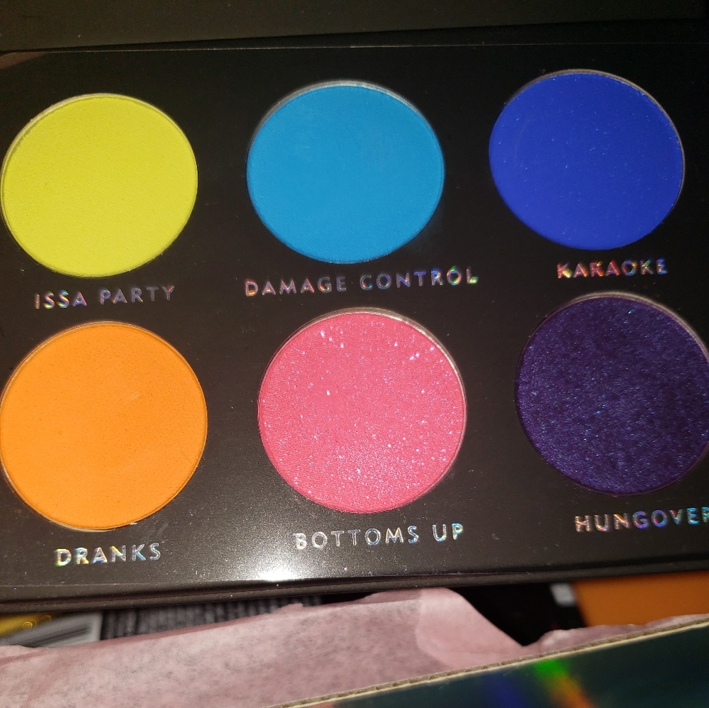 Eyeshadow palette